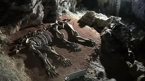 Arka Noego w jaskini