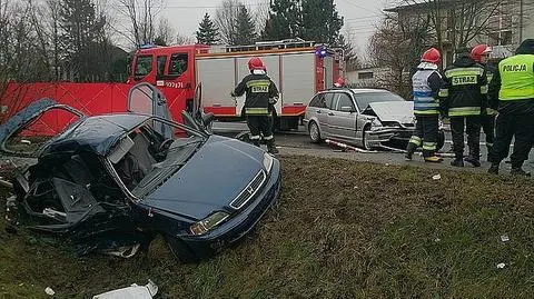 Wypadek w miejscowości Boguchwała. Dwie osoby nie żyją, cztery ranne