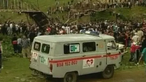 Gruzja: most runął pod ciężarem gapiów