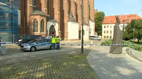 Nożem zaatakował księdza, stanie przed sądem (wideo archiwalne)