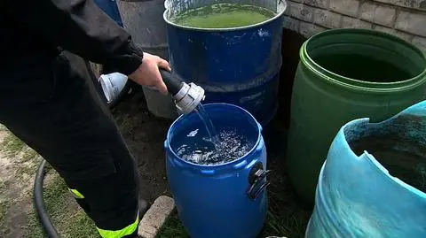 Z kranu nie leciała nigdy, od lat wodę wożą im strażacy ochotnicy. Co, jeśli zatrzyma ich koronawirus? "Nie wiem"
