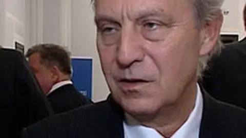Piesiewicz się zawiesił, są drastyczne dowody
