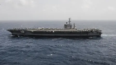 USS Nimitz kieruje się na Morze Arabskie