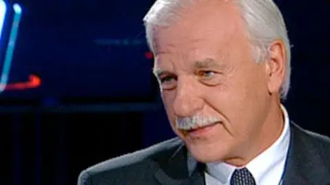 Olechowski: nie walczę z PO