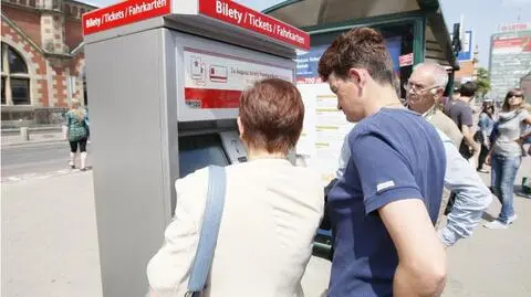 Automaty już nie tylko biletowe. W gdańskim biletomacie doładujesz komórkę