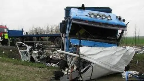 Tirem zmiótł busa