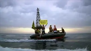 Działacze Greenpeace protestują przeciwko wydobyciu ropy naftowej 
