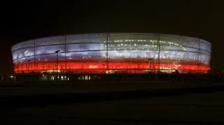 9.11|- Z okazji Święta Niepodległości Stadion Miejski rozbłyśnie setkami lamp na biało - czerwono - mówią pracownicy i tłumaczą, że niesamowity pokaz potrwa siedem godzin.