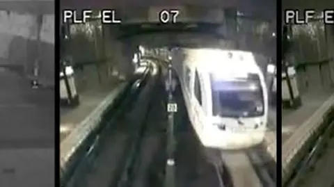 Wpadł pod metro i przeżył