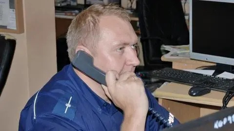 Policjant przez telefon pomógł uratować noworodka