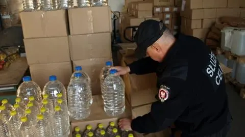 Policja przejęła 1,5 tony tytoniu i 1500 litrów spirytusu