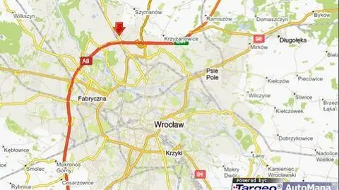 Wypadek autobusu z samochodem. Ranny kierowca