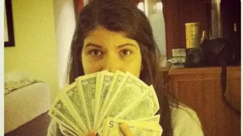 Ona ma dolary, inni mają z tym problem