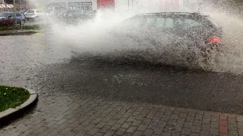 Oberwanie chmury nad Chojnicami. 
Obyło się bez większych szkód