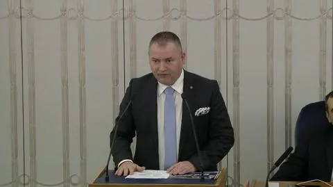 senator Robert Dowhan nie kryje niezadowolenia z konieczności pracowania 31 grudnia do godzin popołudniowych