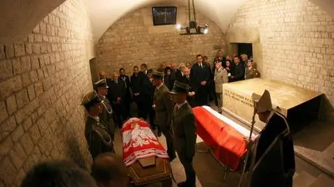 Pogrzeb pary prezydenckiej odbył się na Wawelu 18 kwietnia 2010