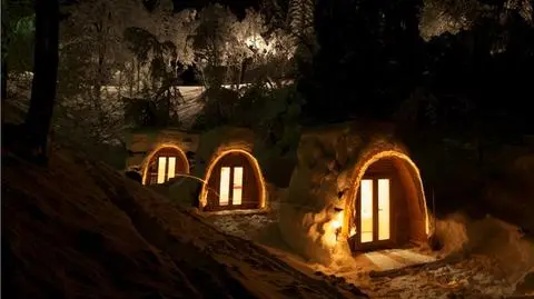 Hotel jak drewniany namiot
