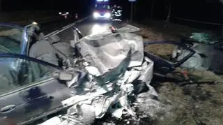 Czołowe zderzenie na krajowej "3". Jedno z dzieci zmarło w szpitalu 