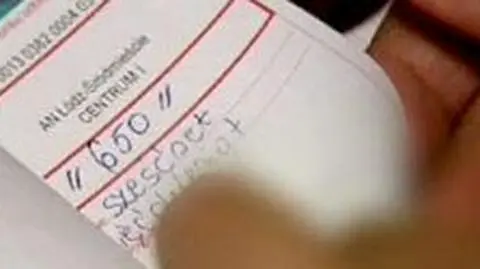 Samorządy szukają oszczędności - w kieszeni mieszkańców