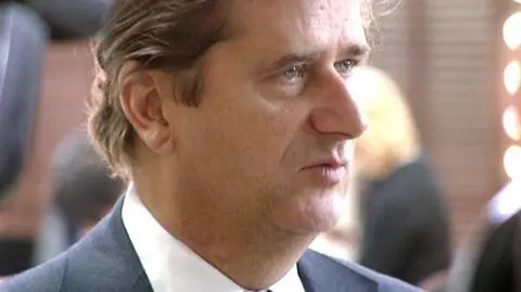 Palikot: Pijani kierowcy do mycia... pijaków