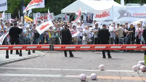 "Pomysł niewypusczenia parlamentarzystów był dowcipny"