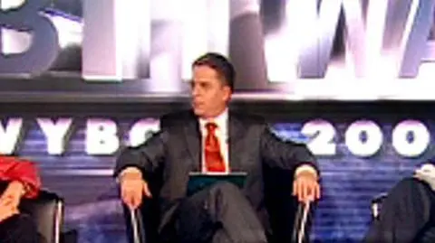 Korwin-Mikke: opłacajmy lekarzy, a nie gang Religi