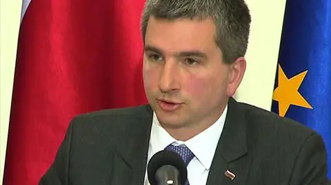 Mateusz Szczurek na konferencji prasowej