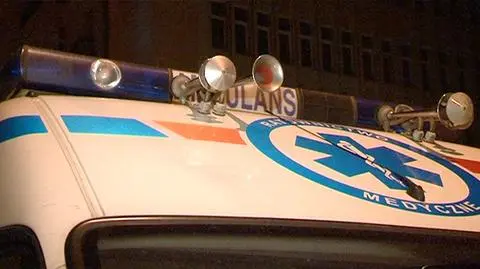 Liczyli na podwózkę karetką. Pobili ratownika