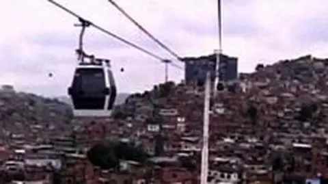 Zobacz fawele z lotu ptaka