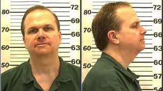 Mark David Chapman odsiaduje wyrok za morderstwo drugiego stopnia