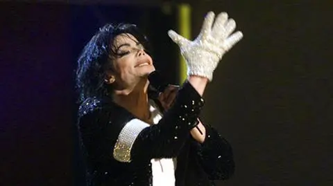 Michael Jackson chce sprzedać kolejną swoją rękawiczkę