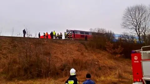 Wypadek na przejeździe kolejowym, kierowca zmarł na miejscu