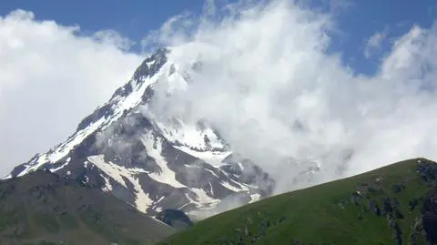 Przerwali poszukiwania polskiego alpinisty na Kaukazie. Wrócą w góry wiosną