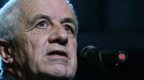 On odszedł, teatr zwolnił