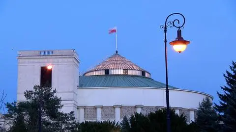 Prawo i Sprawiedliwość wycofuje się z projektu zniesienia 30-krotności składek ZUS