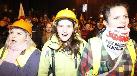 Górnicy KWK Bobrek Centrum, ich rodziny oraz mieszkańcy Bytomia protestowali przeciwko likwidacji kopalni
