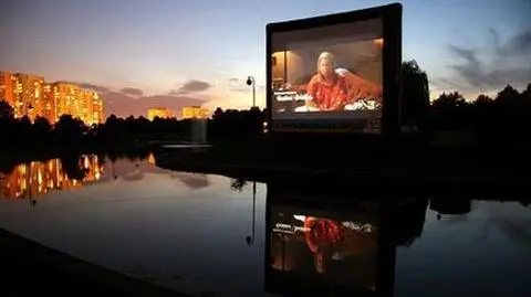 Kino przed maską "amerykańskiego krążownika"