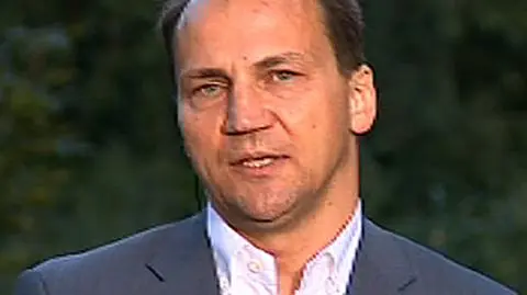 Sikorski: Kaczyński znów miły, nie ufajmy tej zmianie