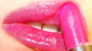 Czerwona, różowa i bordowa szminka nie jest już mile widziana w tureckich liniach lotniczych