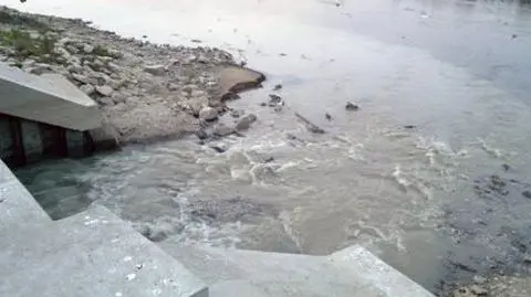 Szukają narkotyków w... ściekach. "Największe spożycie w czasie sesji" 