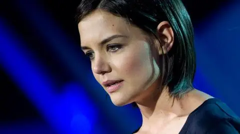 Sztuka z Katie Holmes się nie ogląda. Schodzi z afisza

