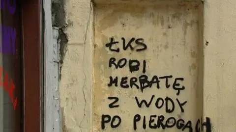 Kibice kibicom na murach