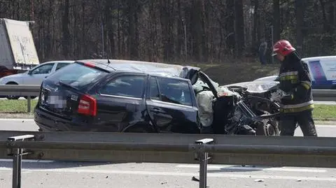 Początek majówki na drogach. 110 wypadków, osiem ofiar śmiertelnych
