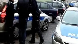 Metodą "na wnuczka" okradli 20 osób z całej Polski 