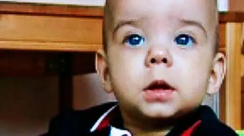 Jaś na razie zostaje w Polsce