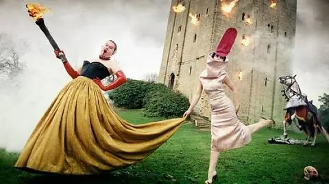 McQueen jako kobieta zawiśnie w muzeum
