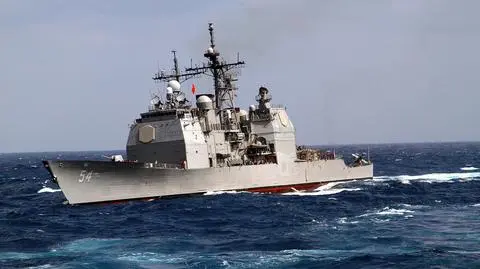 Krążownik rakietowy USS Antietam przepłynął cieśniną oddzielającą Chiny kontynentalne od Tajwanu