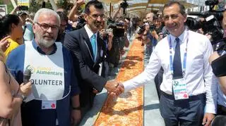 Najdłuższa pizza świata powstała na Expo w Mediolanie