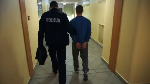 Obrzucili kamieniami karetkę z ciężarną