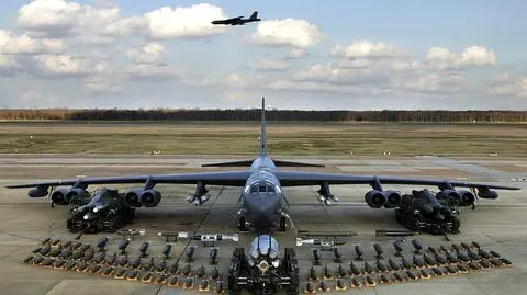 B-52 mogą przenosić broń atomową